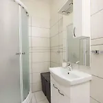 In - Riviera 8258 بيت للعطل زادار