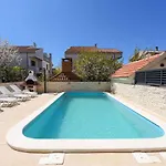 In - Riviera 8258 زادار