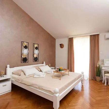 In Zadar/zadar Riviera 8258 Holiday home Bokanjac